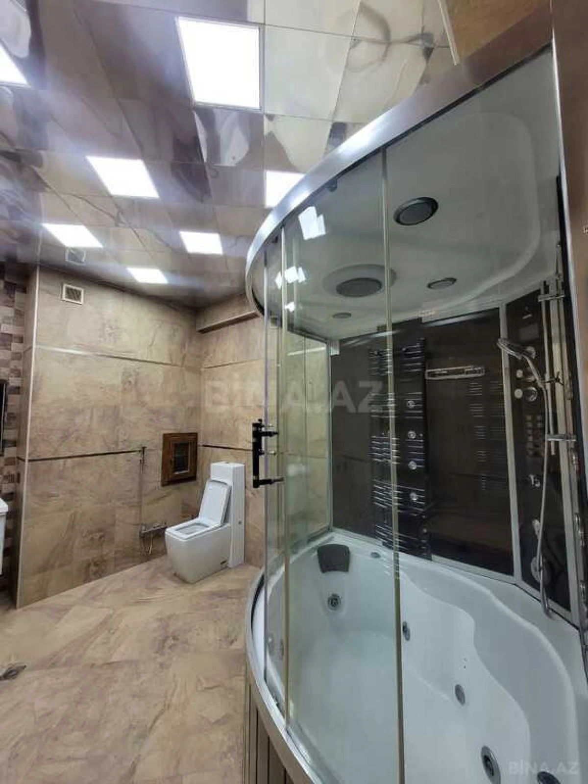 Satılır 4 otaqlı mənzil 238 m²