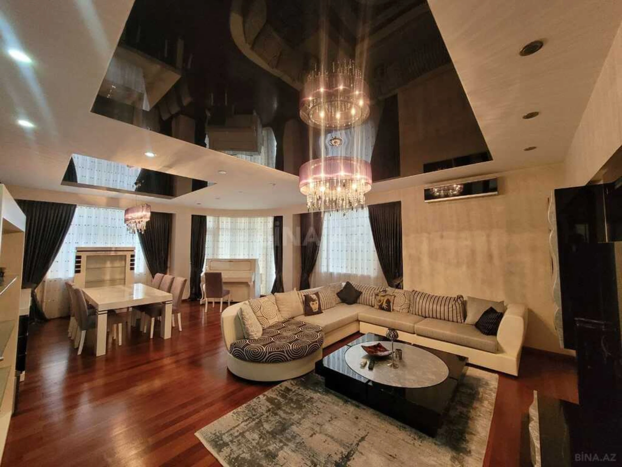 Satılır 4 otaqlı mənzil 238 m²