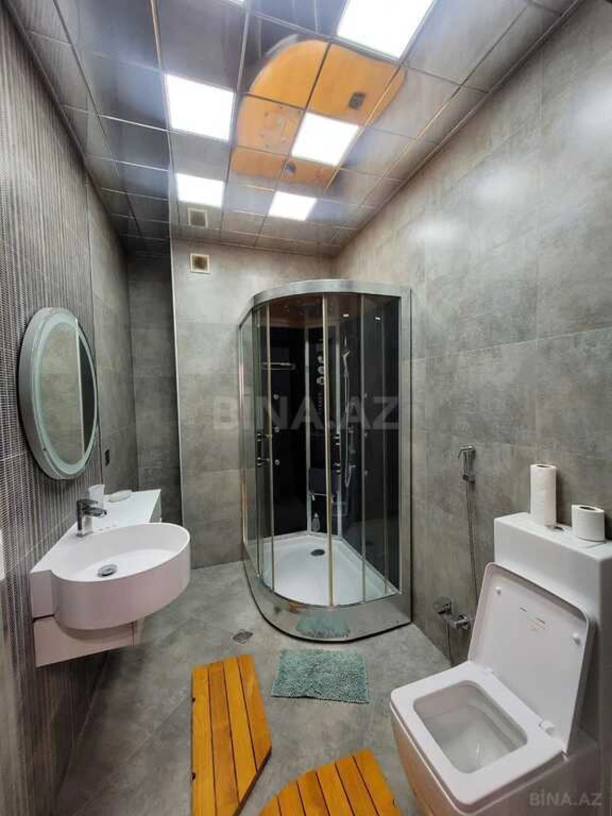 Satılır 4 otaqlı mənzil 238 m²