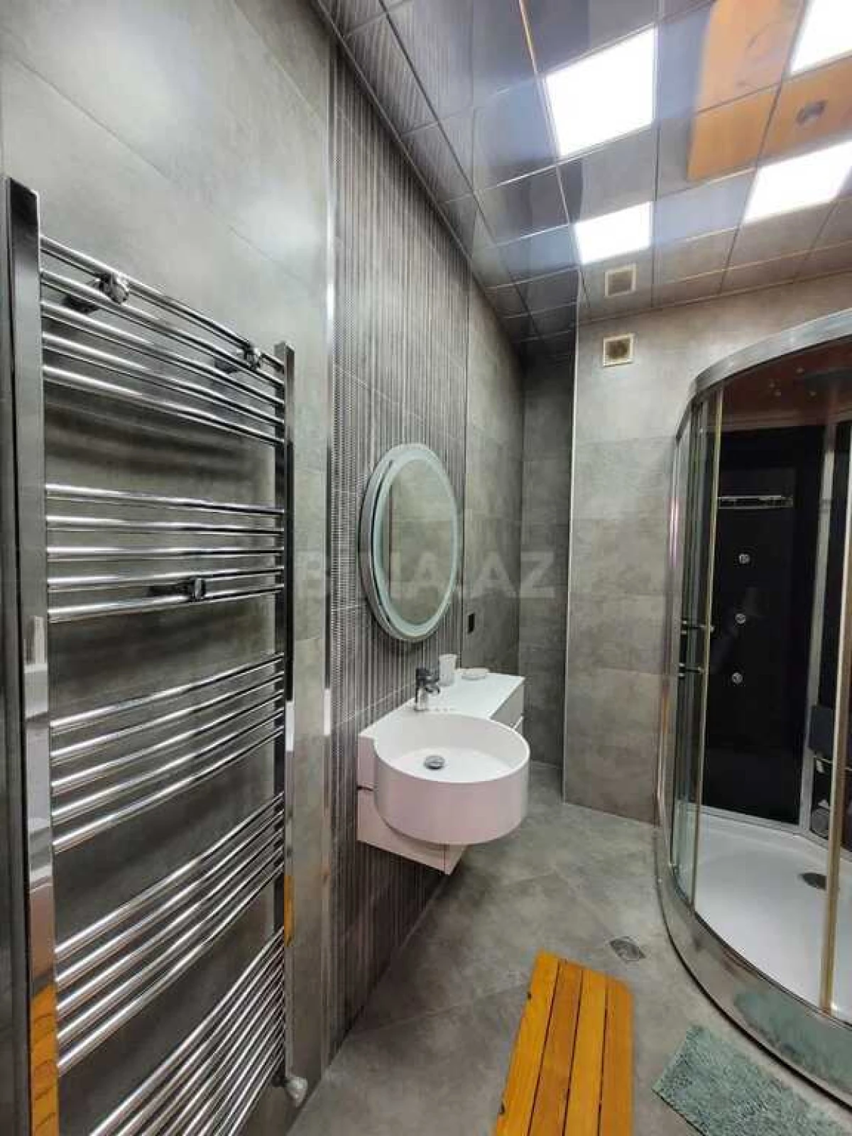Satılır 4 otaqlı mənzil 238 m²