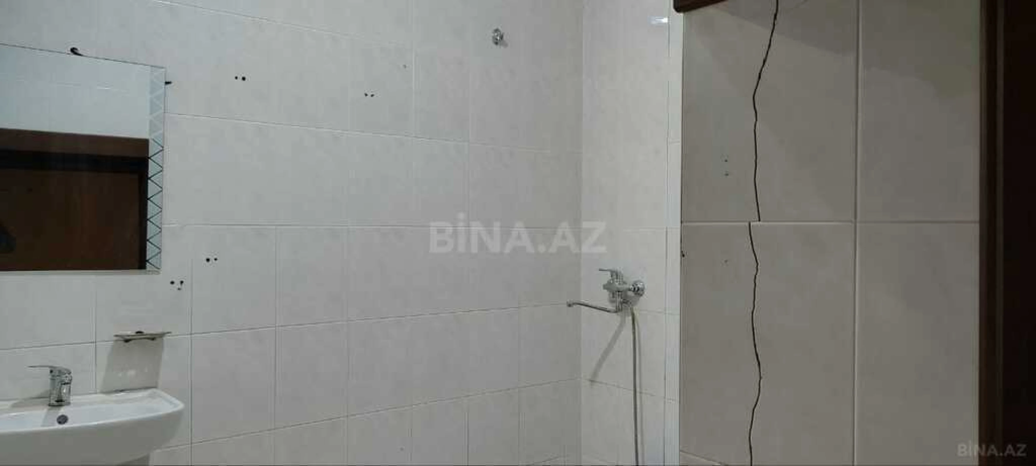 Satılır 6 otaqlı mənzil 300 m²