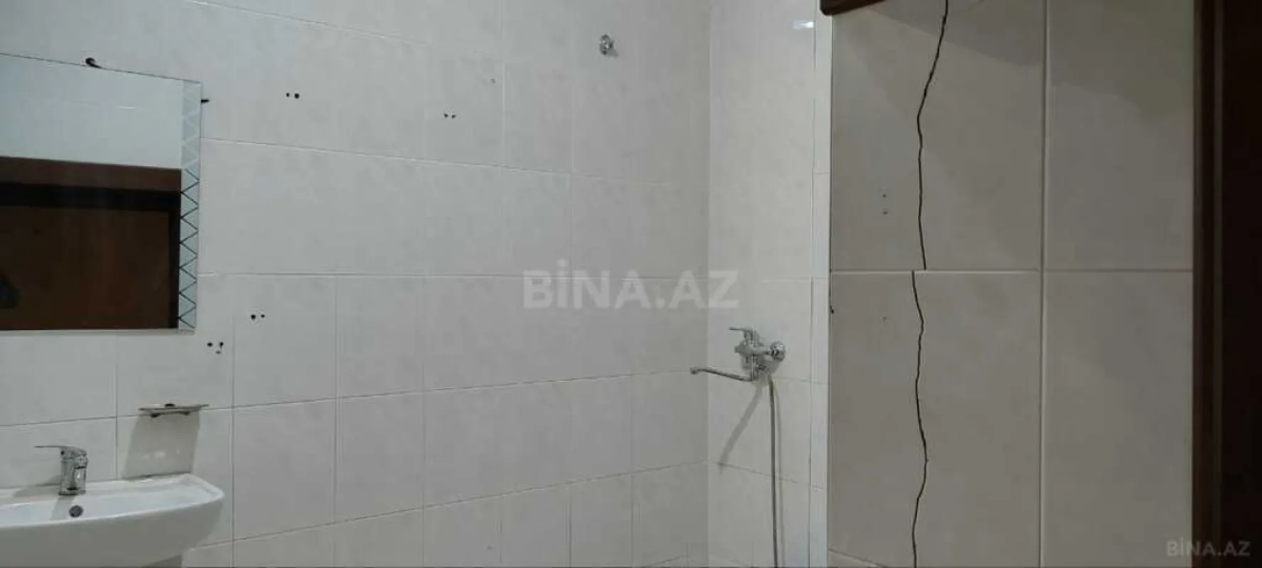 Satılır 6 otaqlı mənzil 300 m²