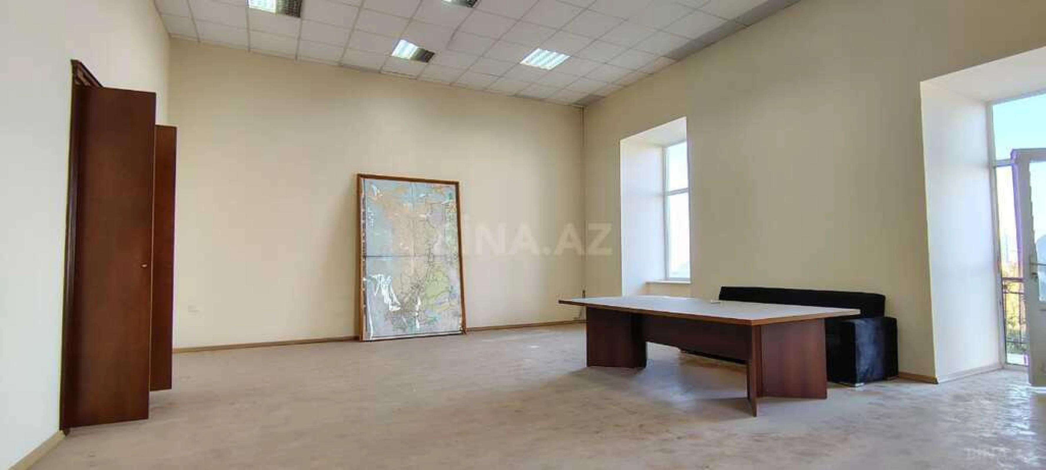 Satılır 6 otaqlı mənzil 300 m²