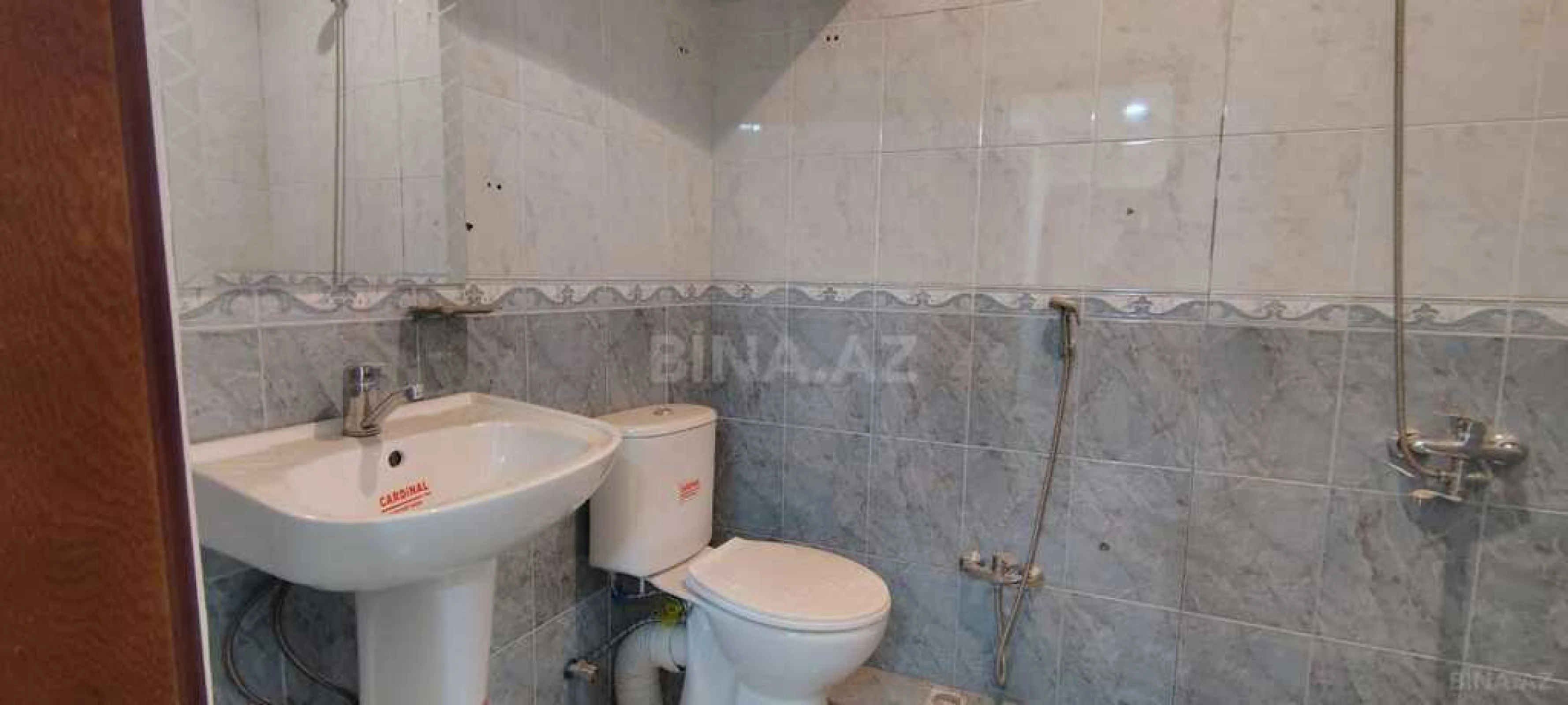 Satılır 6 otaqlı mənzil 300 m²