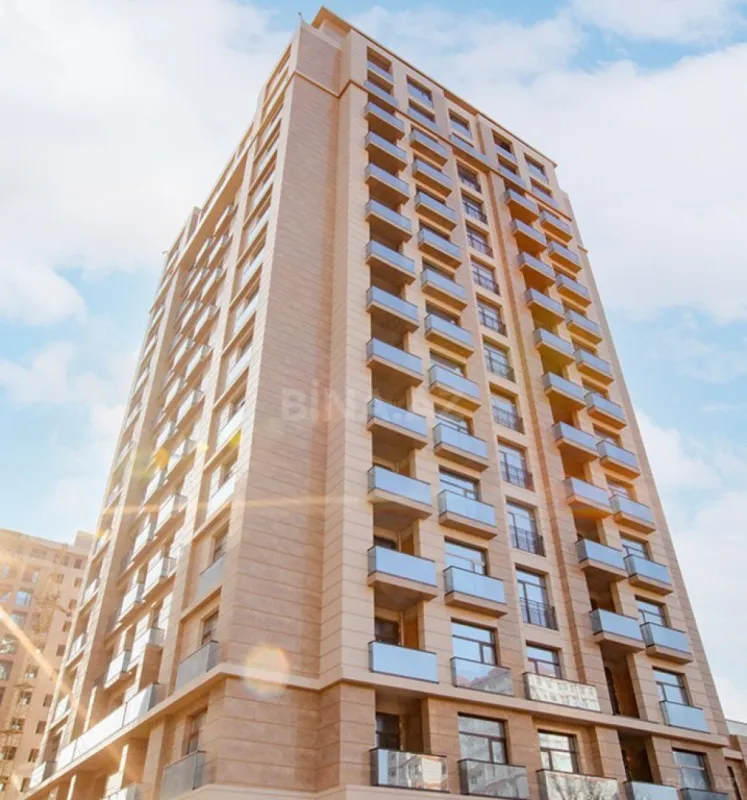 Satılır 5 otaqlı mənzil 267.5 m²