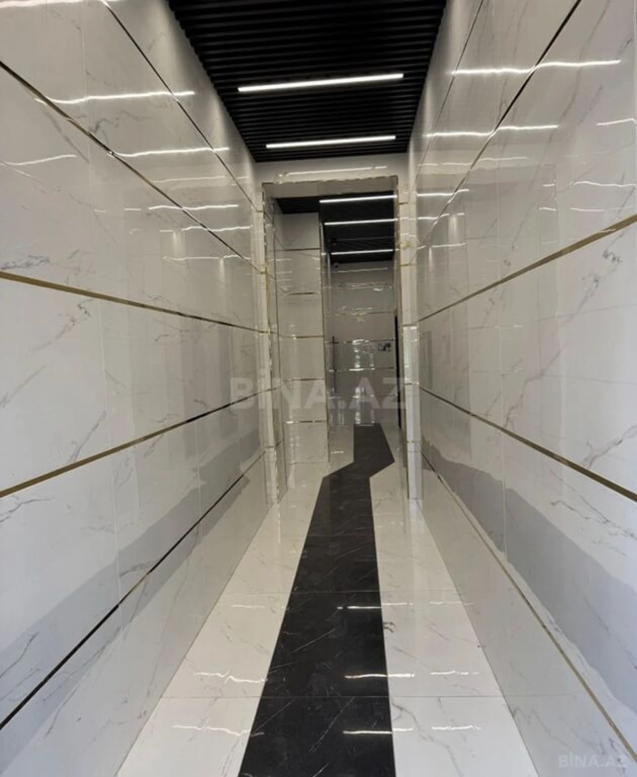 Satılır 5 otaqlı mənzil 267.5 m²