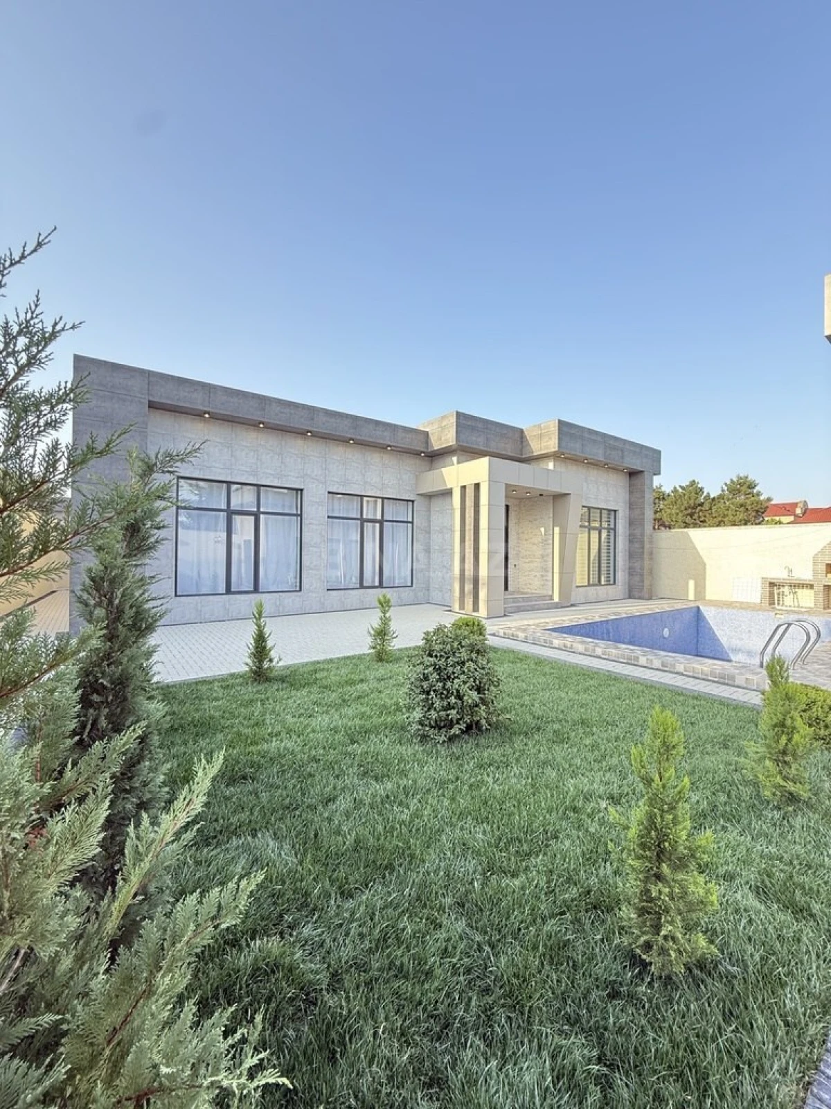 Satılır 5 otaqlı həyət evi 200 m²