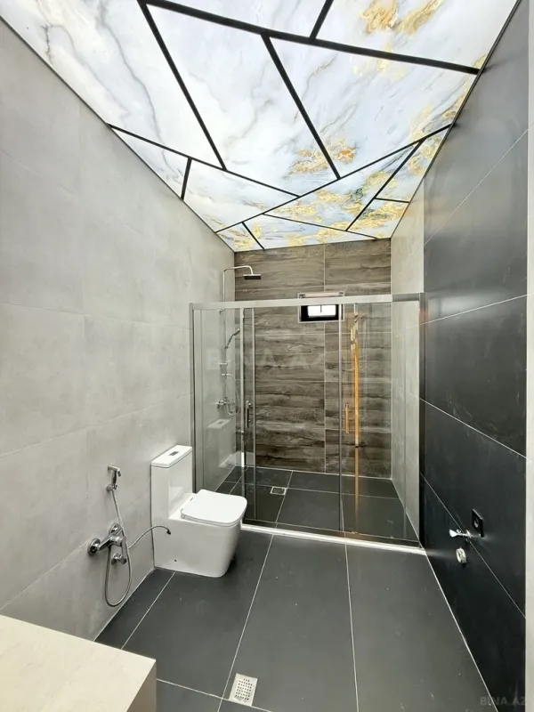 Satılır 5 otaqlı həyət evi 200 m²