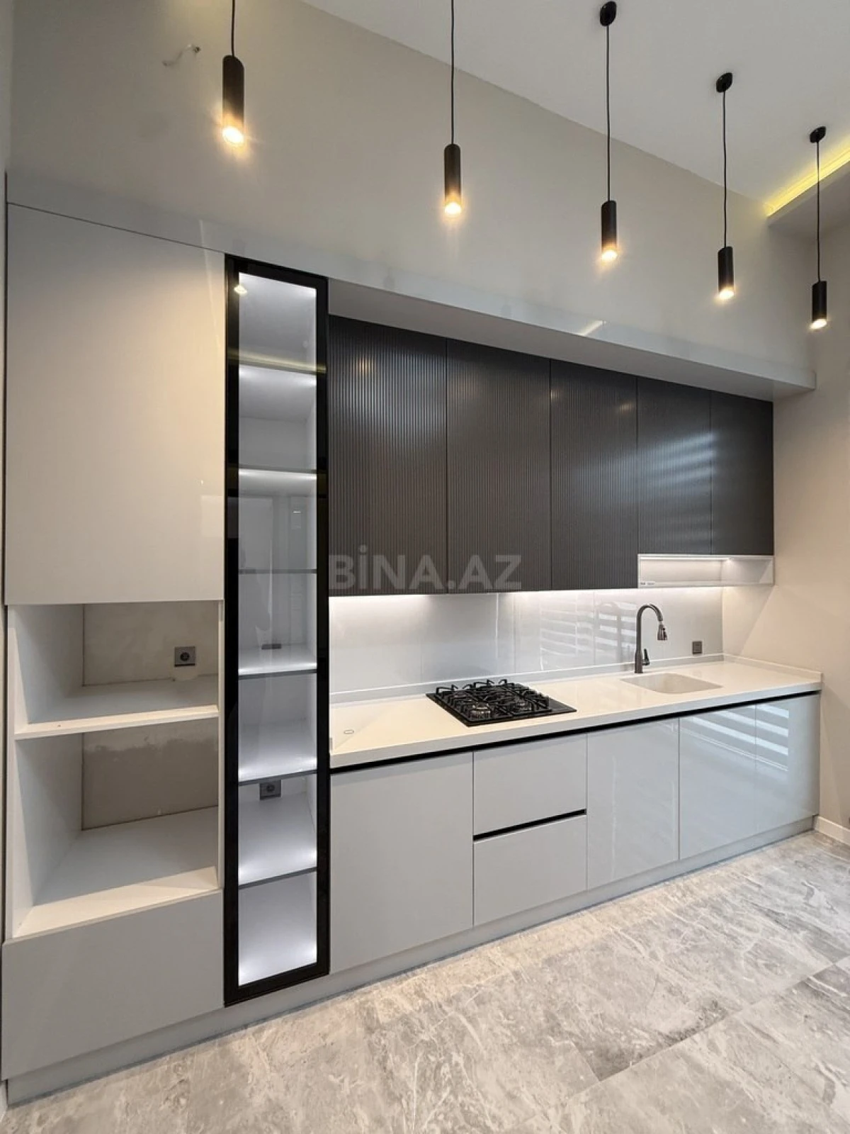 Satılır 5 otaqlı həyət evi 200 m²