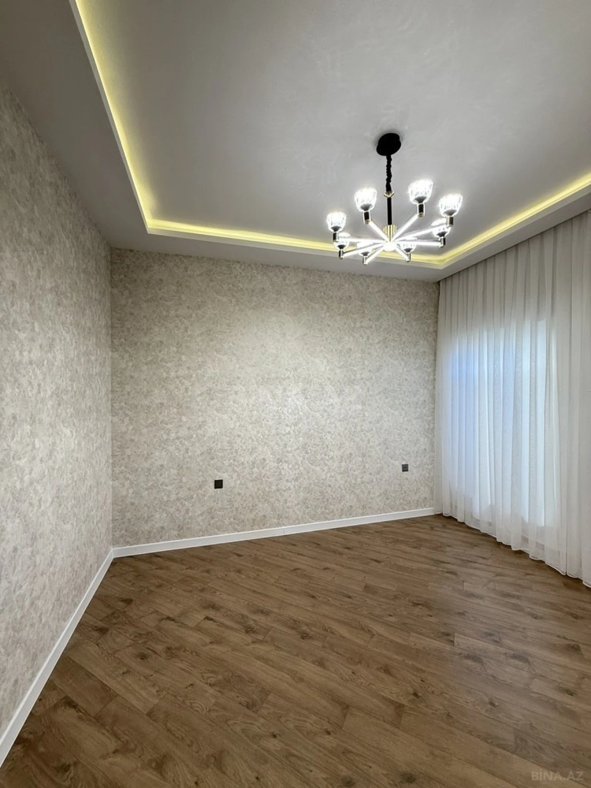 Satılır 5 otaqlı həyət evi 200 m²