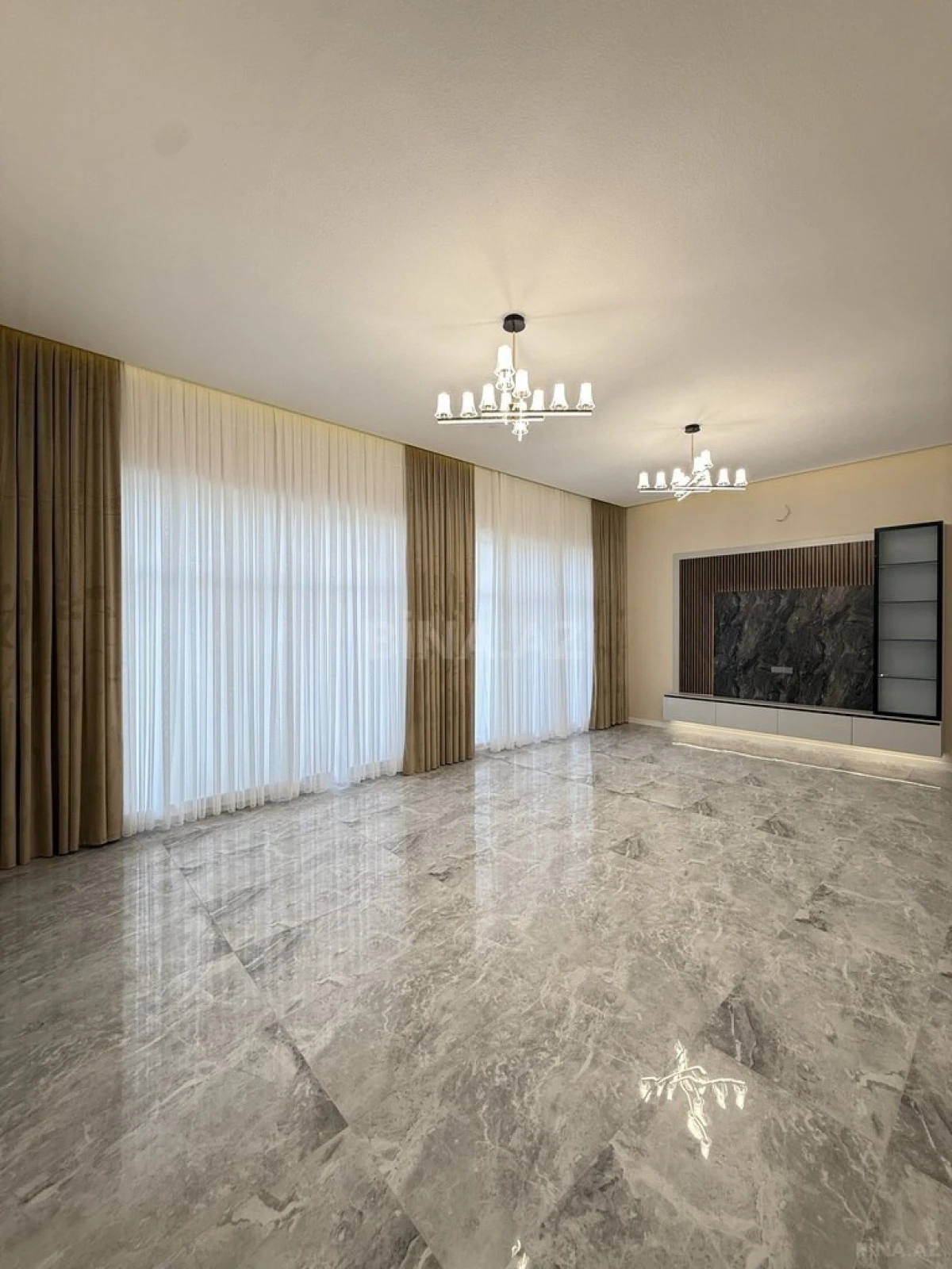 Satılır 5 otaqlı həyət evi 200 m²