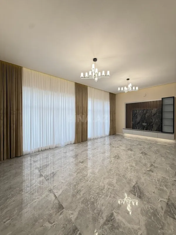 Satılır 5 otaqlı həyət evi 200 m²