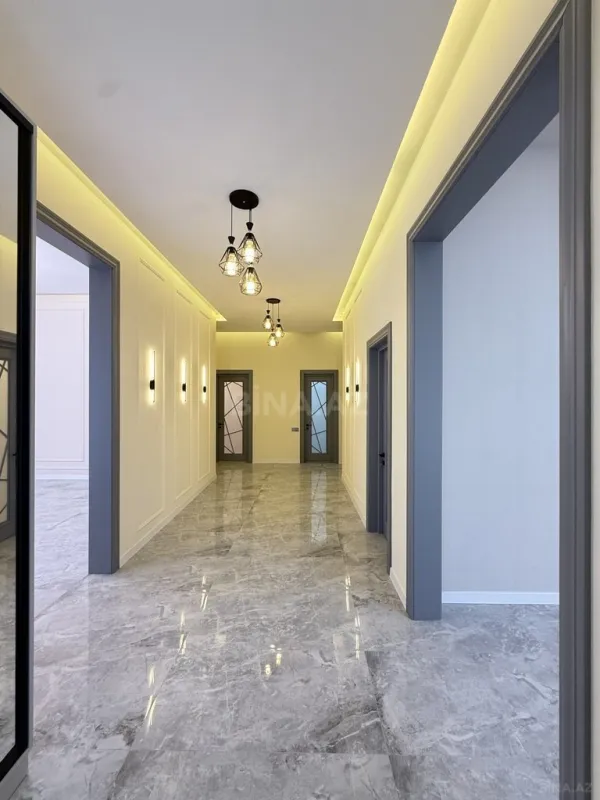 Satılır 5 otaqlı həyət evi 200 m²
