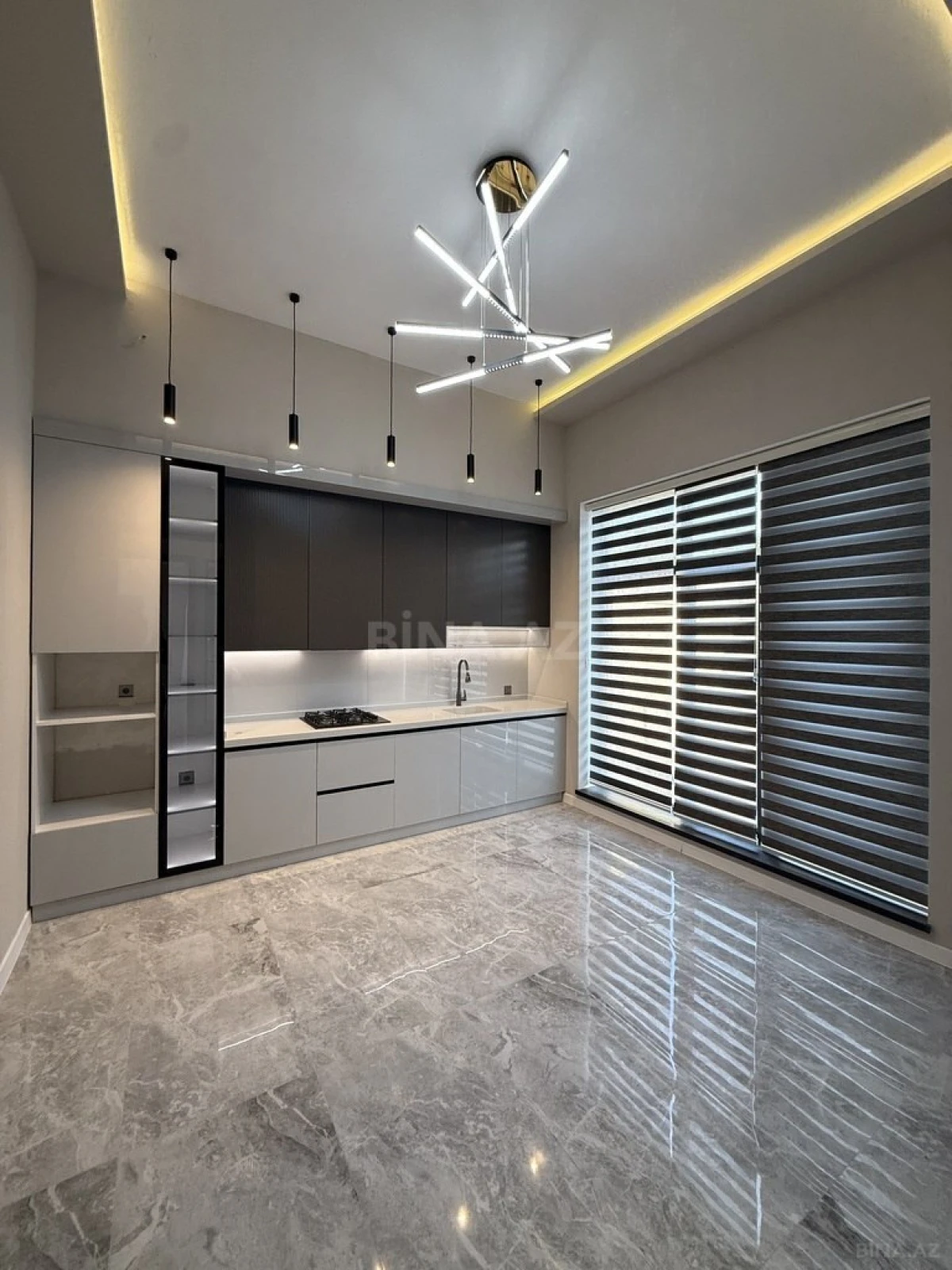 Satılır 5 otaqlı həyət evi 200 m²