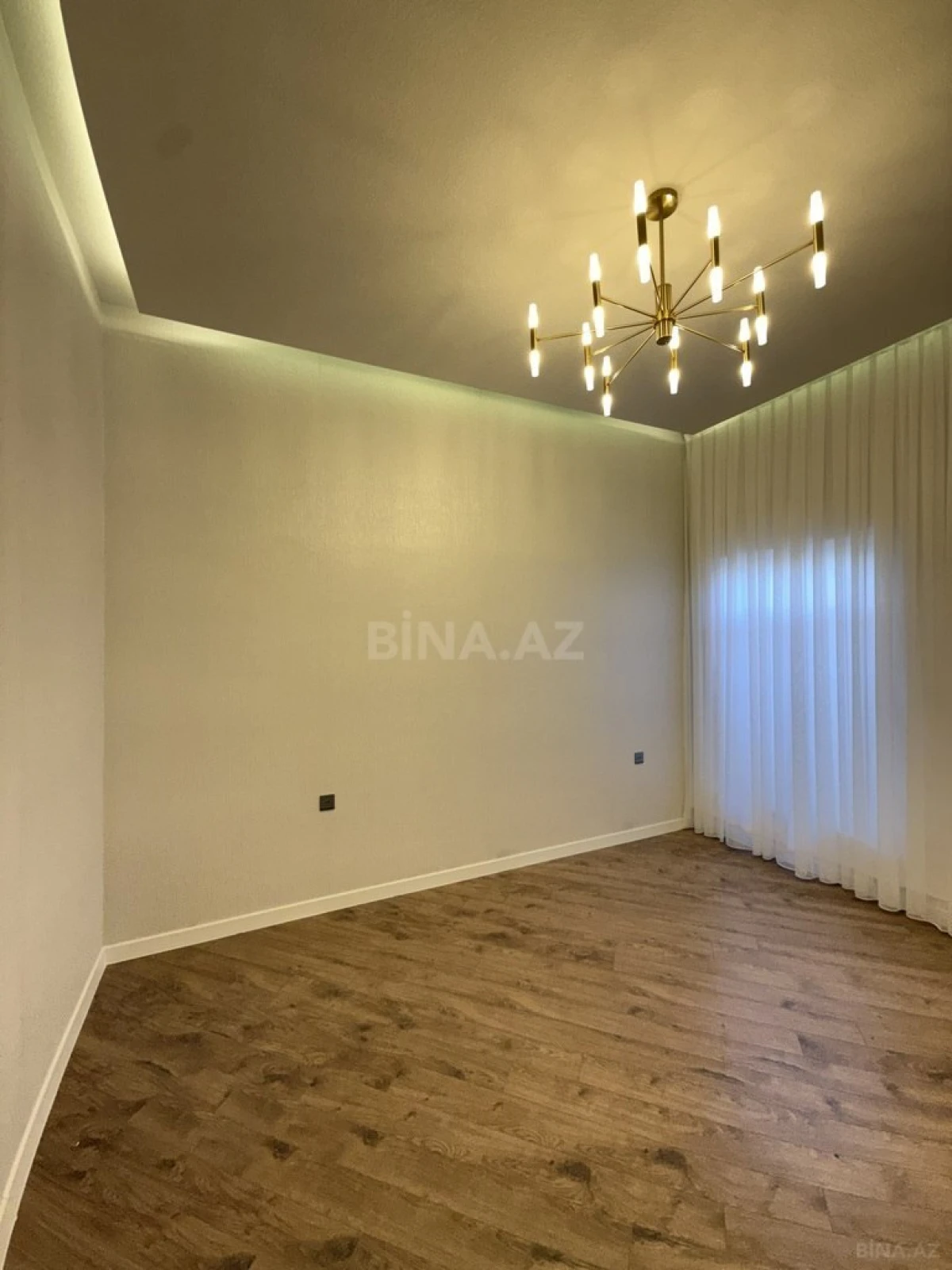 Satılır 5 otaqlı həyət evi 200 m²