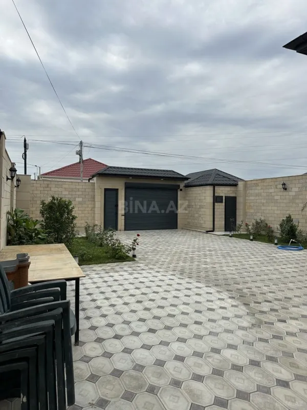 Satılır 4 otaqlı həyət evi 150 m²