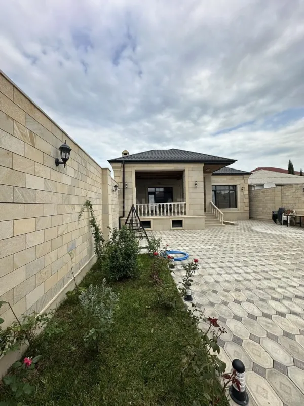 Satılır 4 otaqlı həyət evi 150 m²