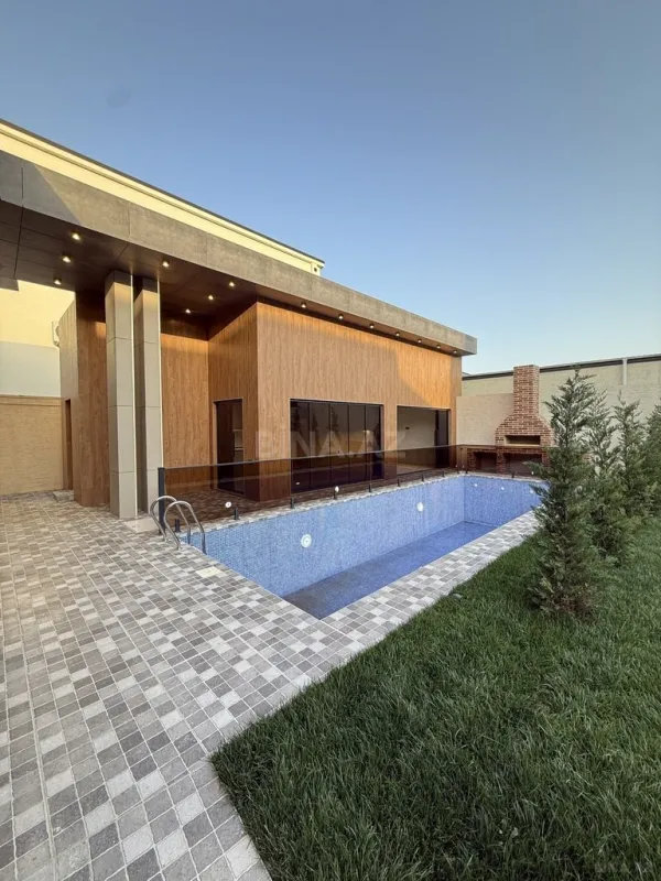 Satılır 5 otaqlı həyət evi 220 m²