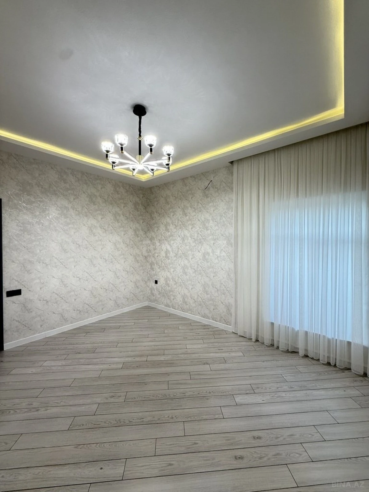 Satılır 5 otaqlı həyət evi 220 m²
