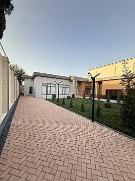 Satılır 5 otaqlı həyət evi 220 m²