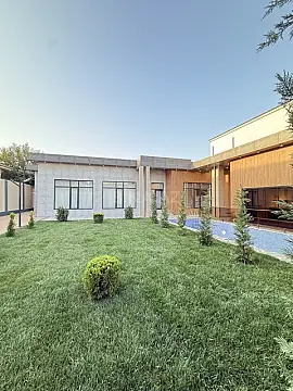 Satılır 5 otaqlı həyət evi 220 m²