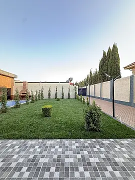 Satılır 5 otaqlı həyət evi 220 m²