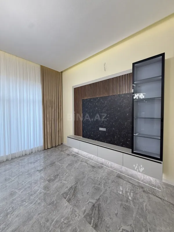 Satılır 5 otaqlı həyət evi 220 m²