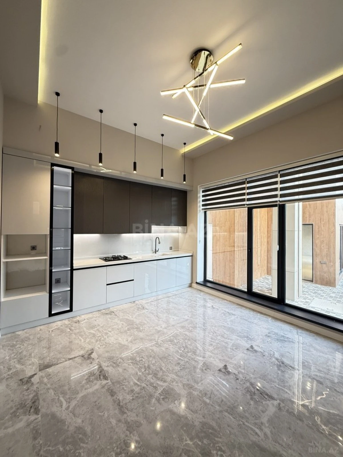 Satılır 5 otaqlı həyət evi 220 m²