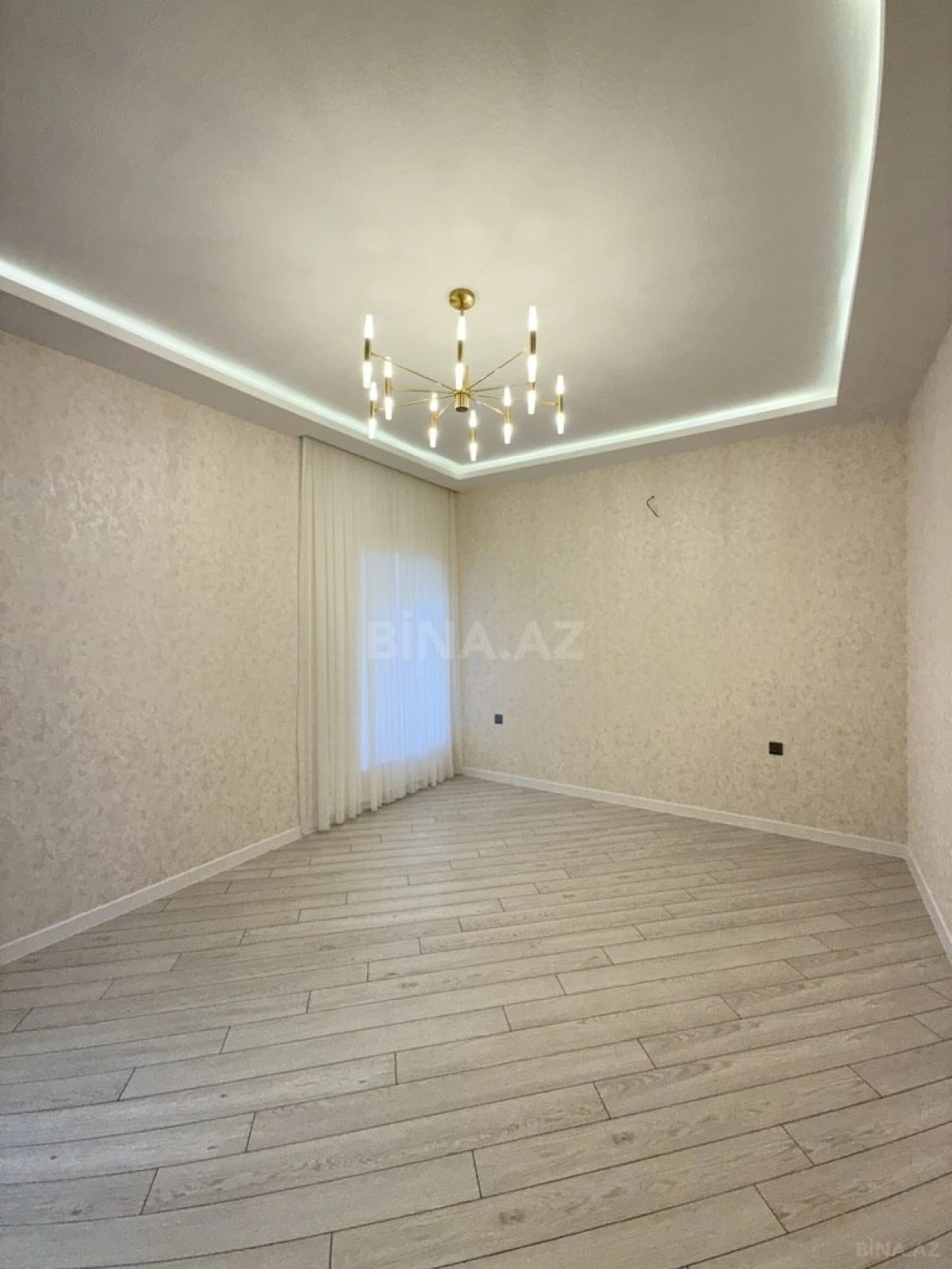 Satılır 5 otaqlı həyət evi 220 m²