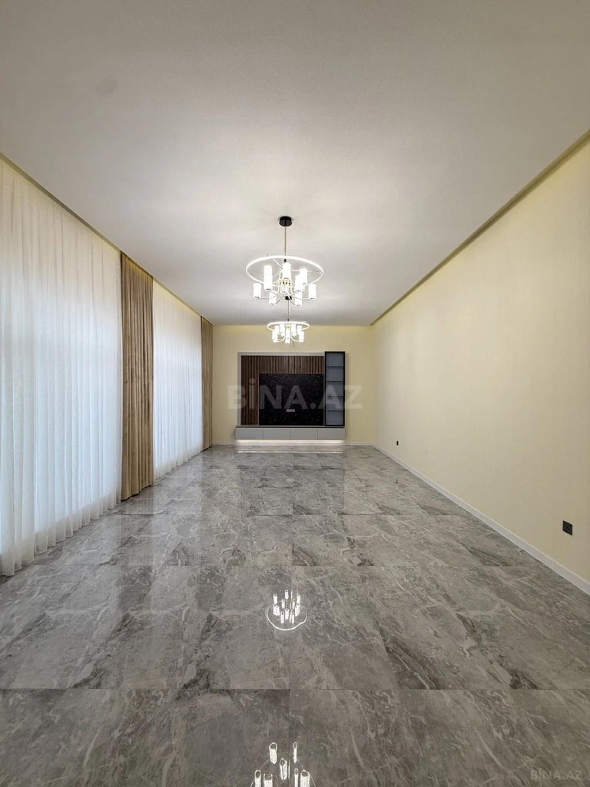 Satılır 5 otaqlı həyət evi 220 m²