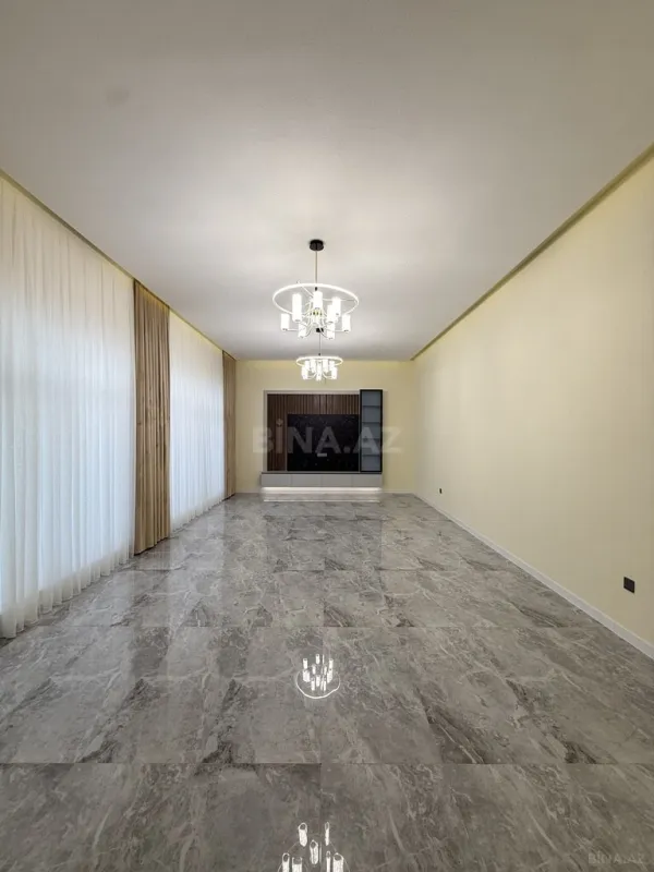 Satılır 5 otaqlı həyət evi 220 m²