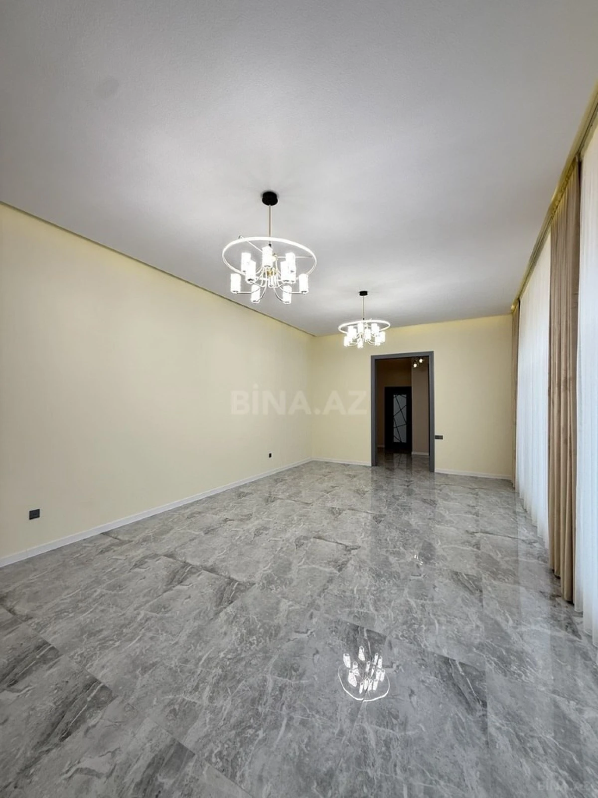 Satılır 5 otaqlı həyət evi 220 m²