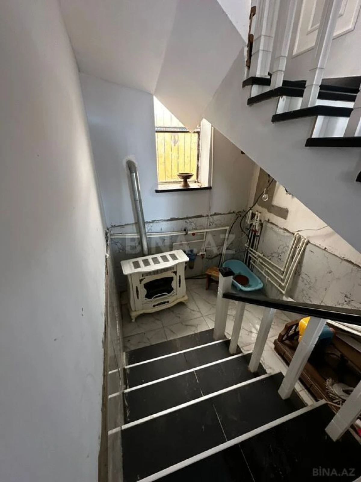 Satılır 5 otaqlı həyət evi 300 m²