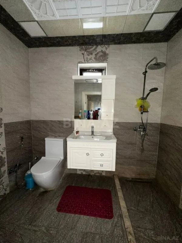 Satılır 5 otaqlı həyət evi 300 m²