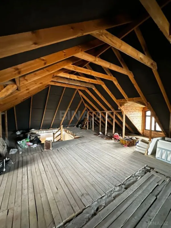 Satılır 5 otaqlı həyət evi 300 m²