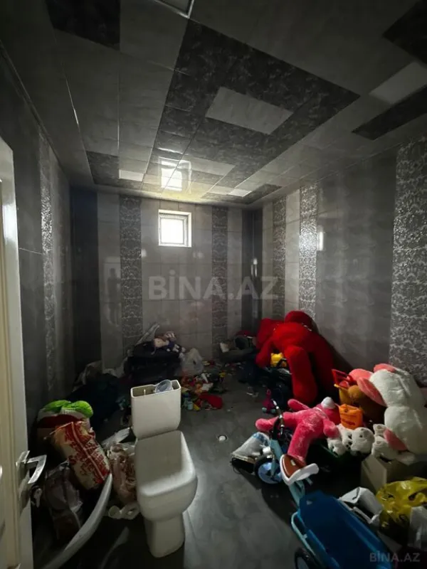 Satılır 5 otaqlı həyət evi 300 m²