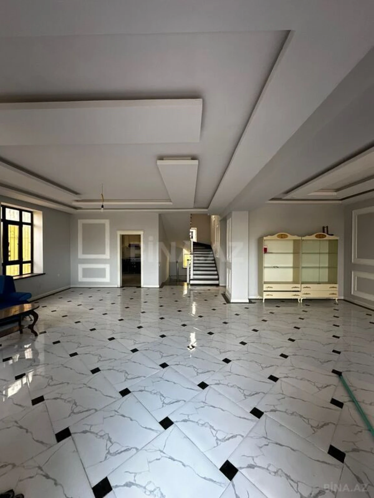 Satılır 5 otaqlı həyət evi 300 m²