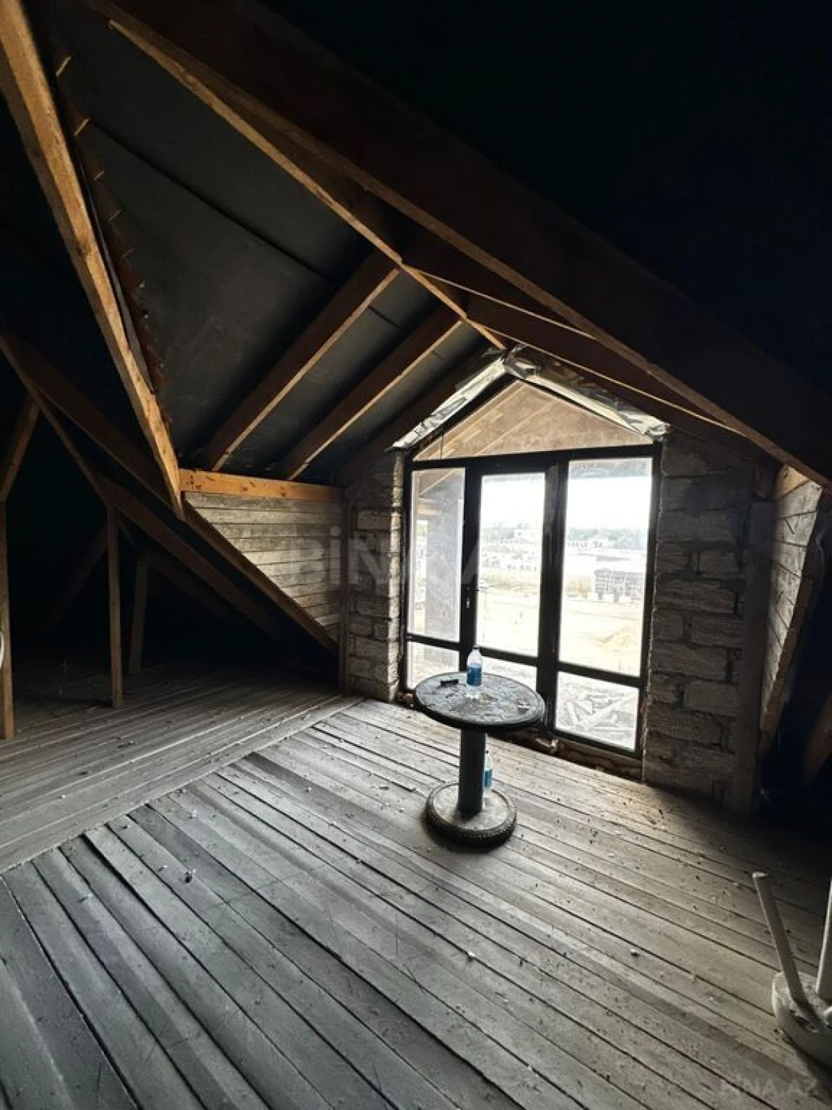 Satılır 5 otaqlı həyət evi 300 m²