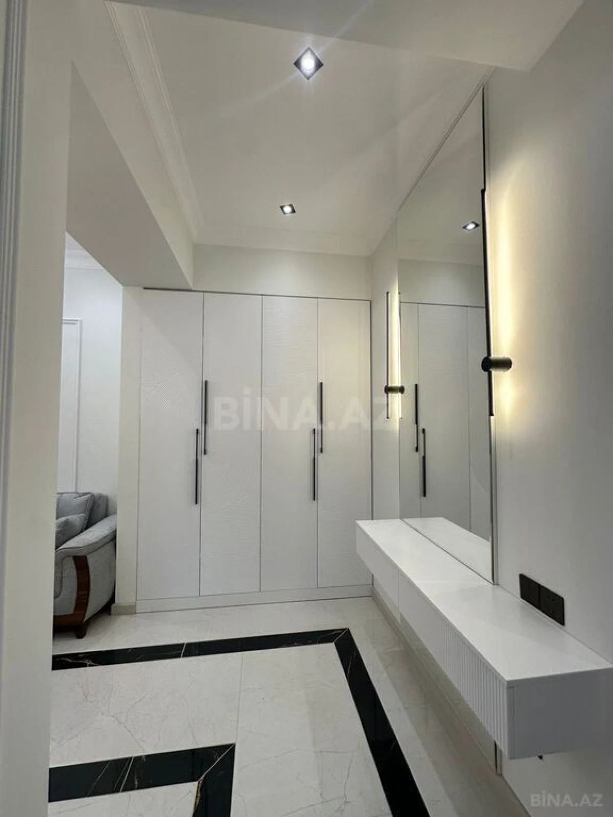 Kirayə verilir 4 otaqlı mənzil 160 m²