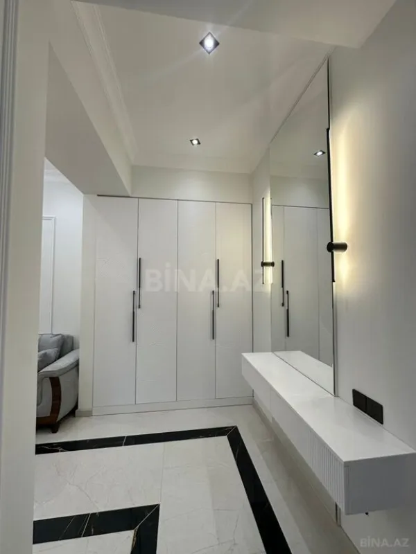 Kirayə verilir 4 otaqlı mənzil 160 m²