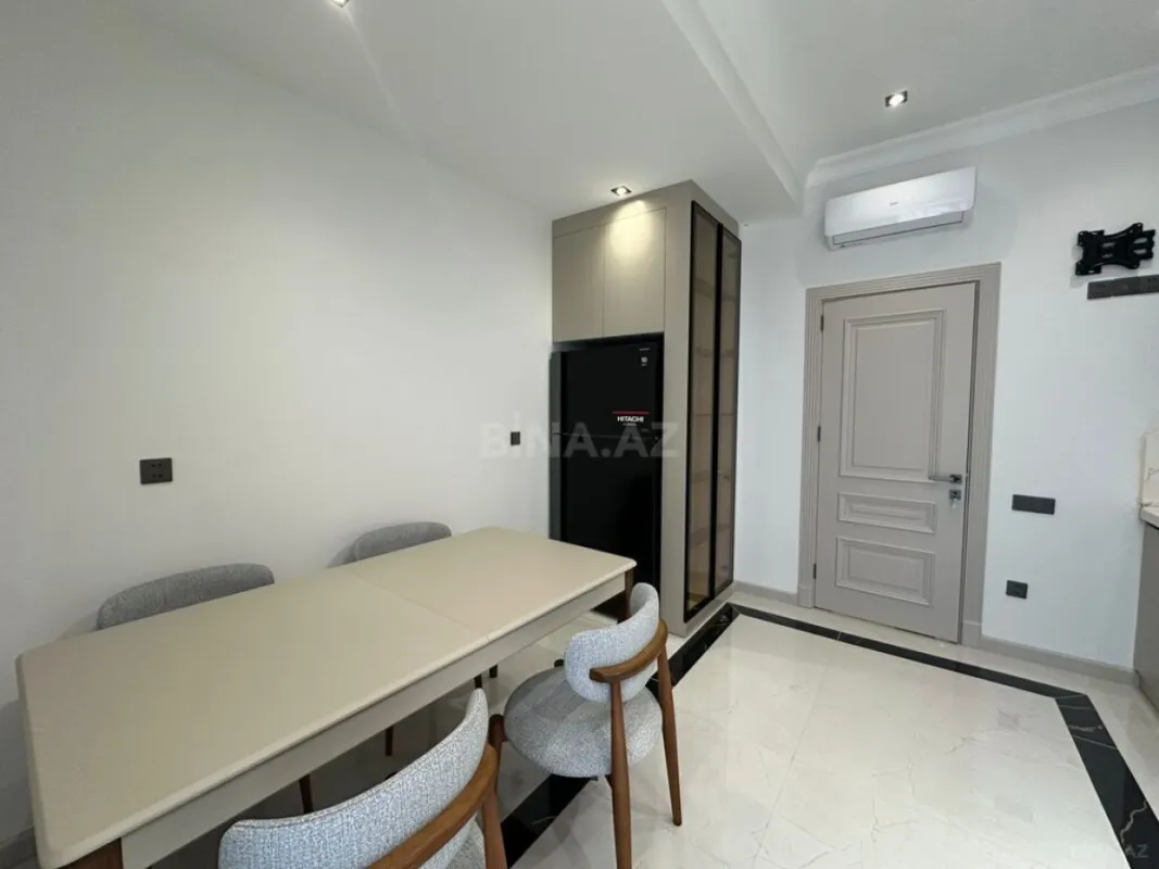 Kirayə verilir 4 otaqlı mənzil 160 m²