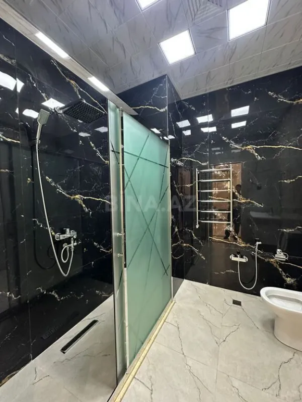 Kirayə verilir 4 otaqlı mənzil 160 m²