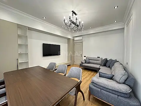 Kirayə verilir 4 otaqlı mənzil 160 m²