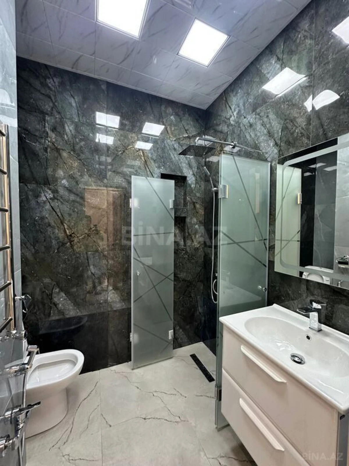 Kirayə verilir 4 otaqlı mənzil 160 m²