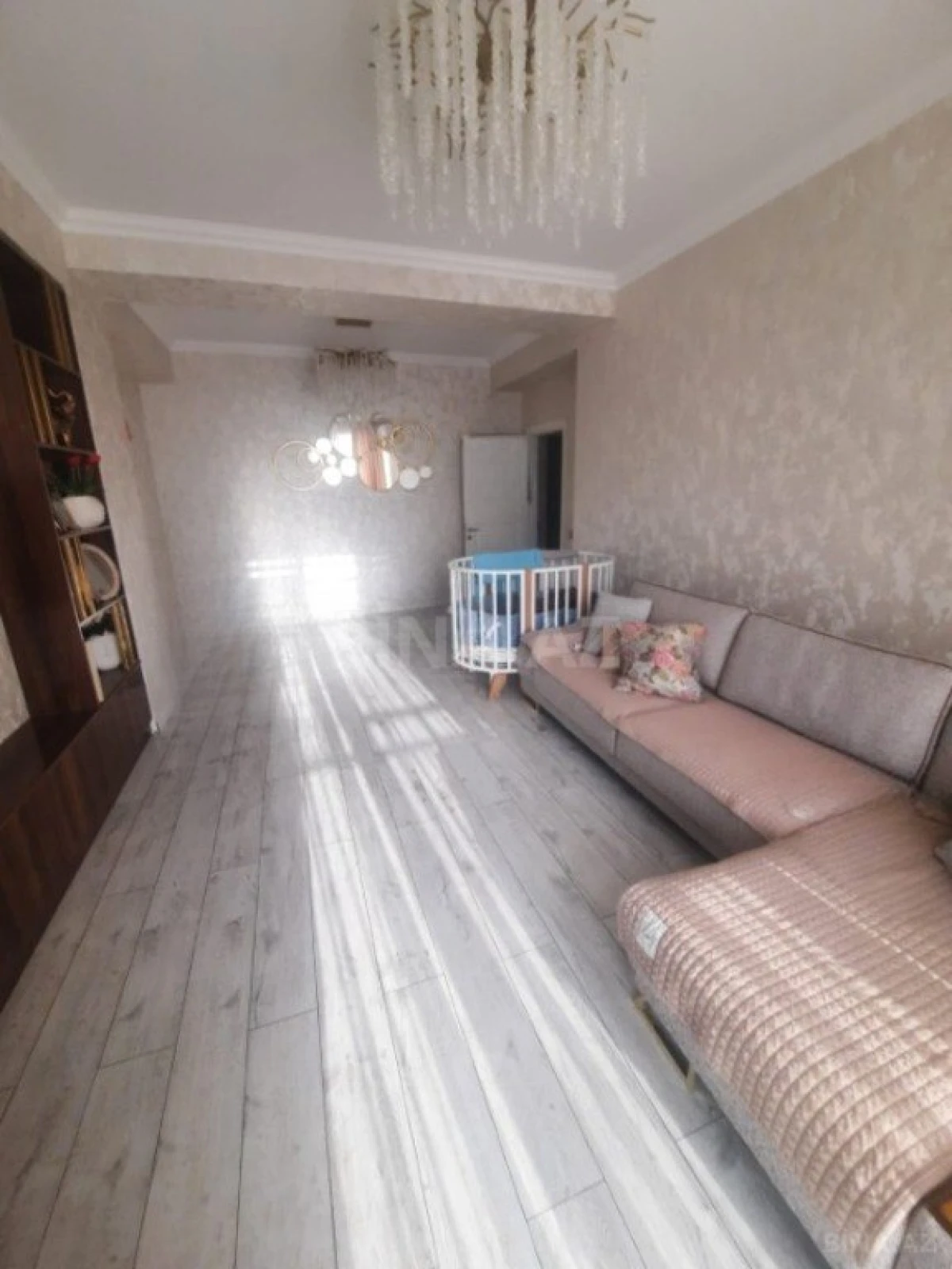Satılır 2 otaqlı mənzil 77 m²