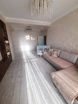 Satılır 2 otaqlı mənzil 77 m²