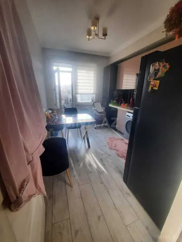 Satılır 2 otaqlı mənzil 77 m²