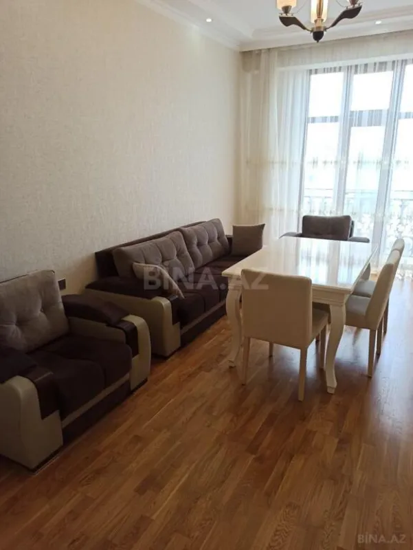 Kirayə verilir 2 otaqlı mənzil 75 m²