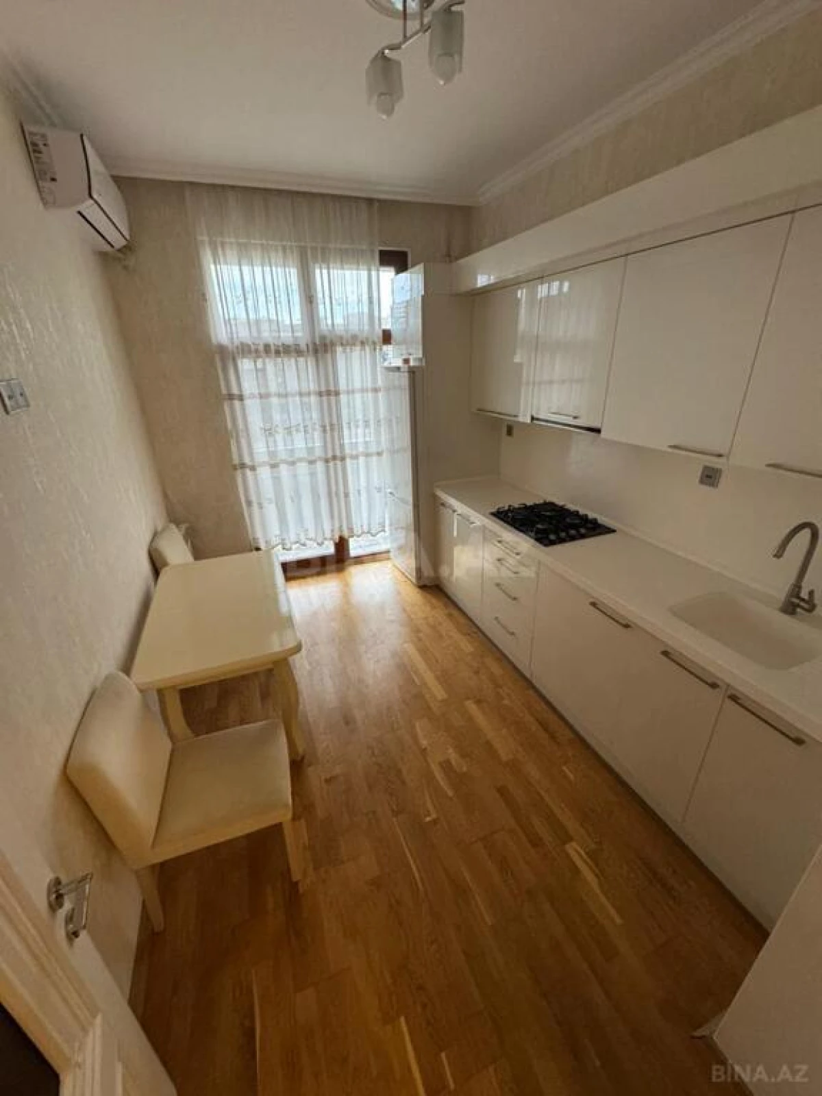 Kirayə verilir 2 otaqlı mənzil 75 m²