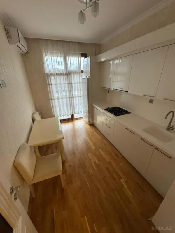 Kirayə verilir 2 otaqlı mənzil 75 m²
